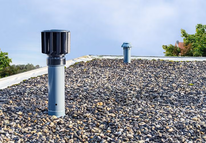 Der neue Zwangslüfter mit Rotor übernimmt die Belüftung von besonders feuchteanfälligen Dachkonstruktionen. Foto: Fleck GmbH