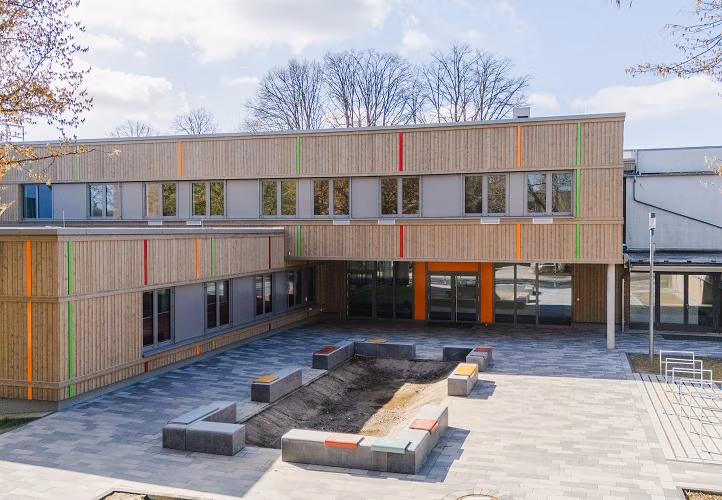 Die Brüninghoff Group hat einen umfassenden Ersatz- und Erweiterungsbau für die St. Michael Grundschule in Kleve realisiert.
Foto: Brüninghoff