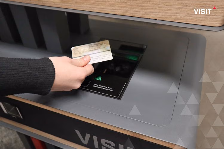 Neu auf der SicherheitsExpo 2026: Kioskterminal mit Ausweisscan und Gesichtsverifizierung von PCS Mitaussteller Astrum IT. Bildquelle: Astrum IT