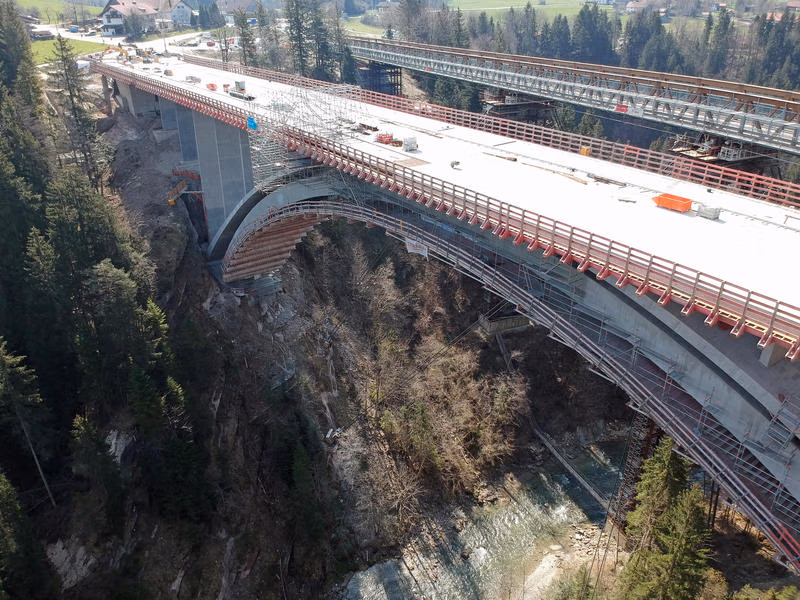 „Grand Canyon“ Bayerns: Bereits seit 1929 überspannt die Echelsbacher Brücke die tiefe Ammerschlucht in bis zu 80 m Höhe über dem Talgrund. © fischer