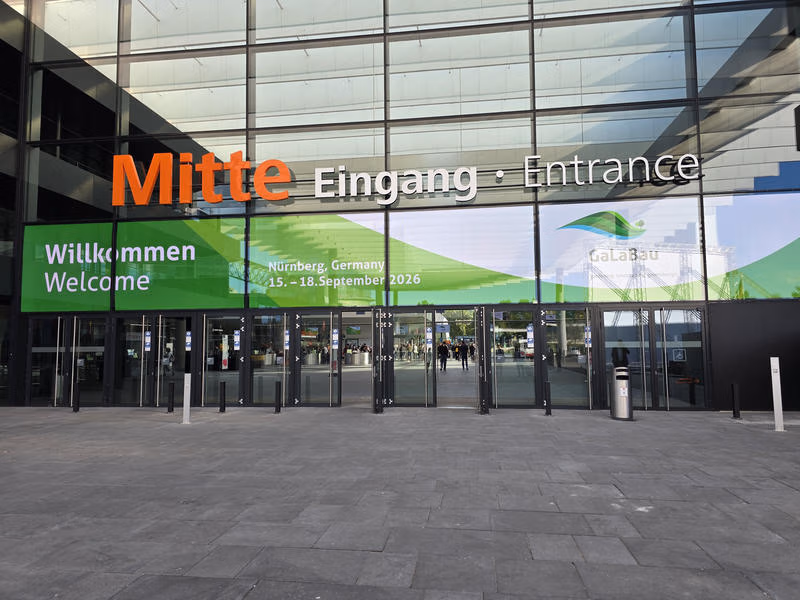 Eingang Mitte des Messezentrums Nürnberg während der GaLaBau 2026