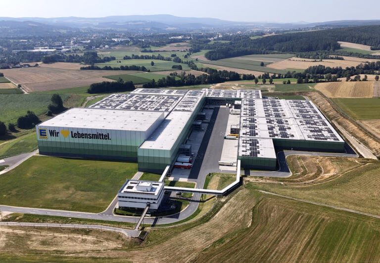 SFS-Befestiger am EDEKA-Logistikzentrum Marktredwitz