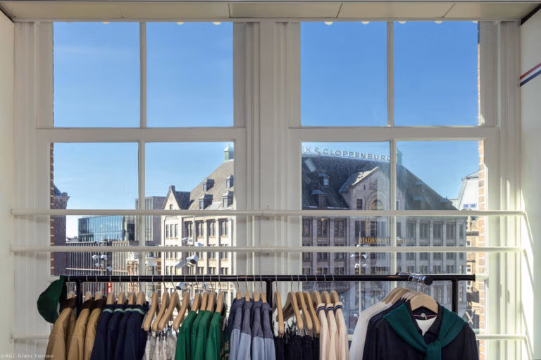 FINEO Solar Control ersetzt Einfachverglasungen im denkmalgeschützten Kaufhaus De Bijenkorf in Amsterdam