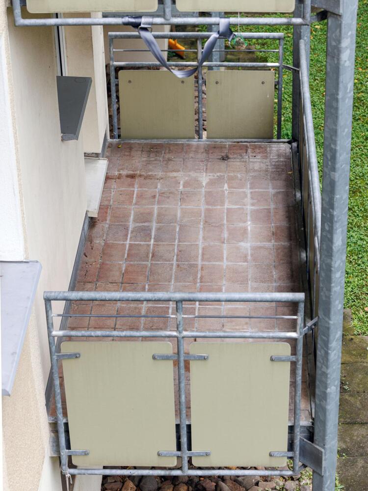 Vor der Sanierung: Die Böden zeigen nach rund 33 Jahren Standzeit Verschleiß-Schäden.