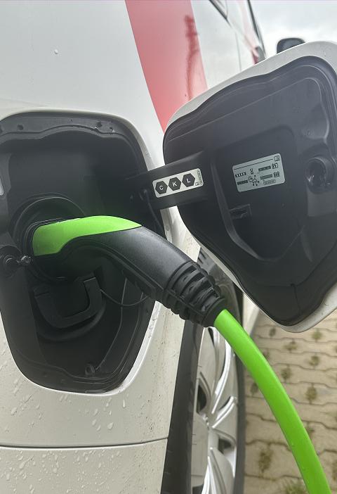 Die Treibhausgasemissionen im Verkehrssektor sollen deutlich gesenkt werden. Elektromobilität spielt dabei eine Schlüsselrolle. Foto: Brüninghoff