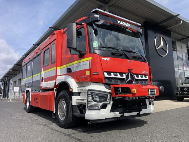 Neuer Mercedes-Benz Arocs für die Feuerwehr in Prag