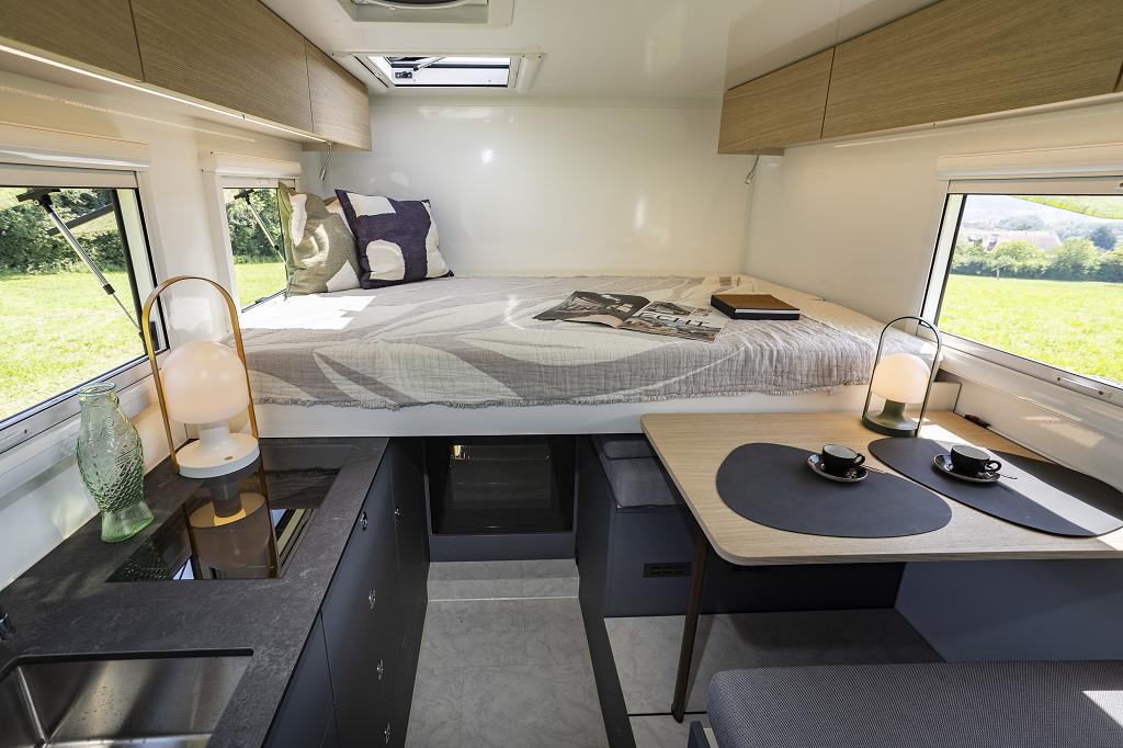 Bildunterschrift
Mercedes-benz Unimog U 4023 Hellgeth TenereX Interior
Copyright
© Daimler Truck AG