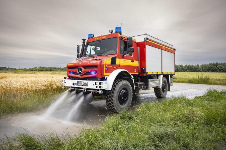 Feuerwehr Lünen mit Unimog gewappnet.