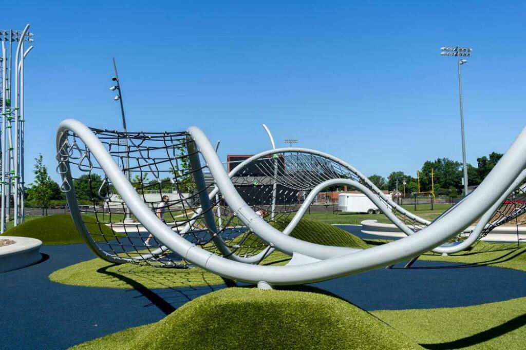 barrierefreier Spielplatz, Gedenkpark und Berliner Seilfabrik