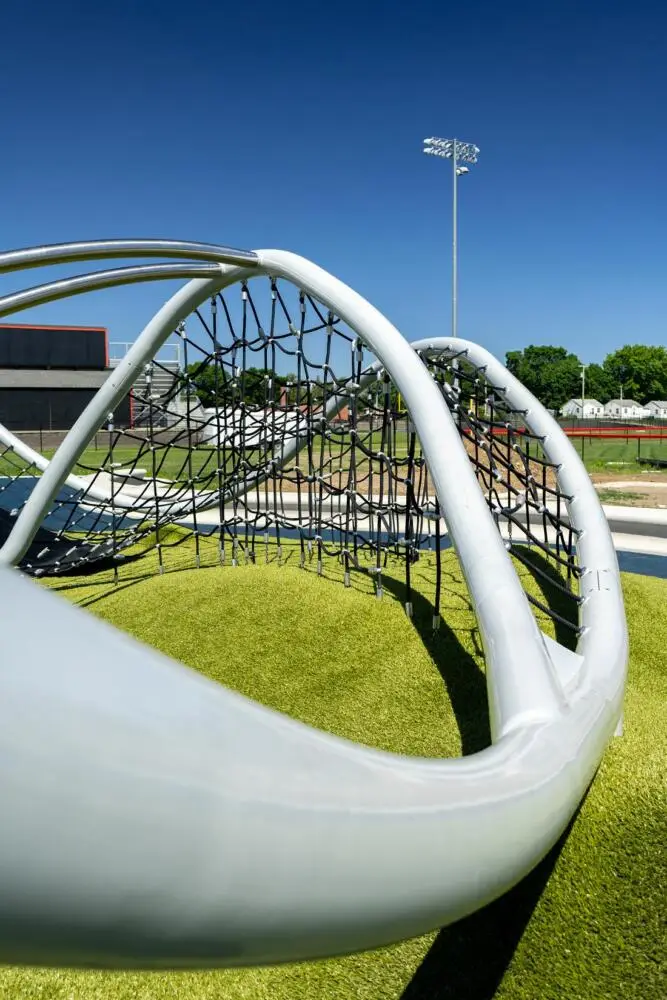 barrierefreier Spielplatz, Gedenkpark und Berliner Seilfabrik