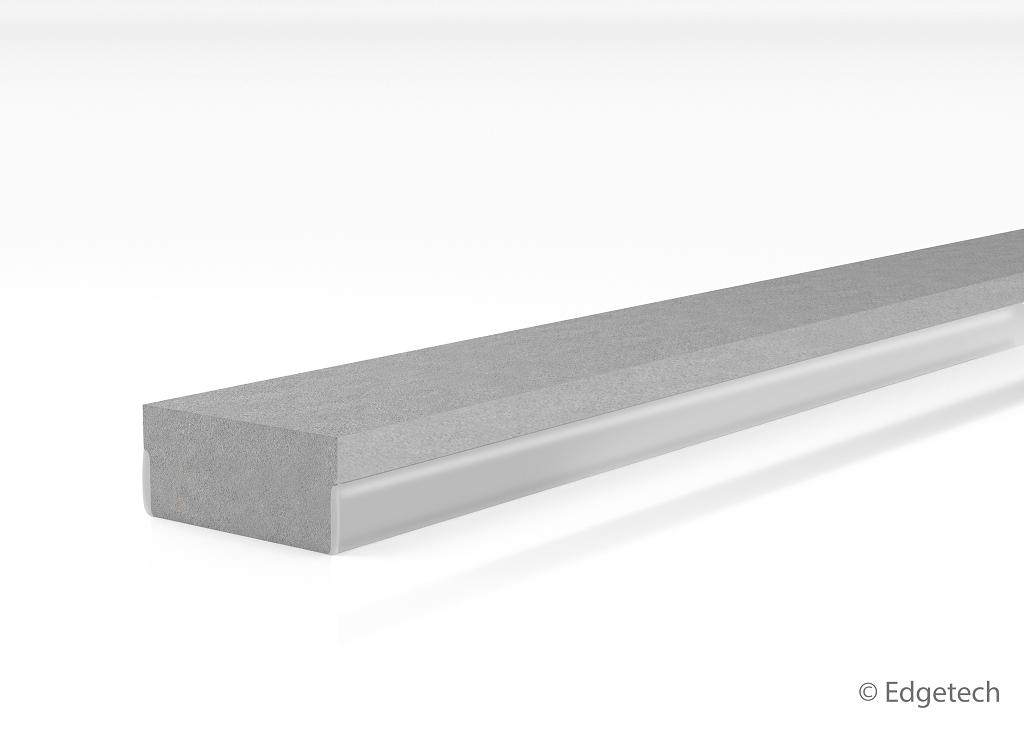 Super Spacer Abstandhalter für Isolierglas – Detailaufnahme der grauen, schaumstoffbasierten Komponente mit Dichtung