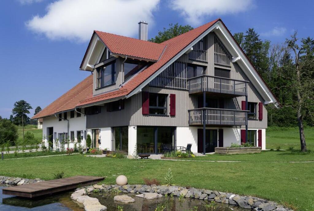 Der Sonnen-, Sicht- und Wetterschutz von EHRET verbindet regionale Tradition mit Funktionalität