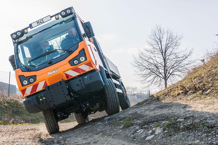 Der neue Multicar M41: erreicht auch bei niedrigen Motordrehzahlen die volle An­fahrzugkraft und bleibt auch bei Höchst­geschwindigkeit geräuscharm.