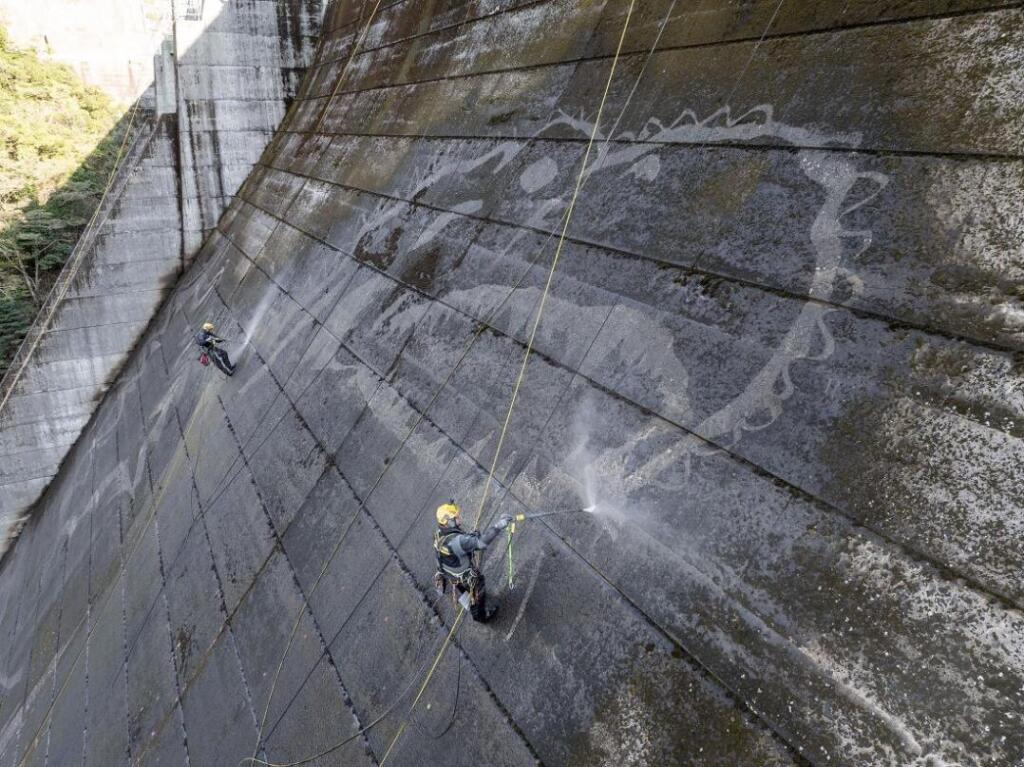 TM & © TOHO CO., LTD. Bild bereitgestellt von Kärcher Bevor die Figur zum Leben erweckt werden konnte, mussten die Konturen vorgezeichnet werden.