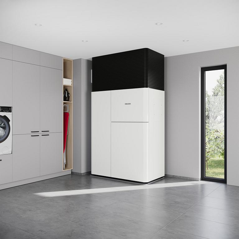 Hinter dem eleganten Design des Lüftungsintegralgerätes LWZ von Stiebel Eltron verbergen sich die haustechnischen Funktionen Heizen, Kühlen, Warmwasserbereitung und Lüften. Das Gerät ist jetzt mit dem German Design Award ausgezeichnet worden.