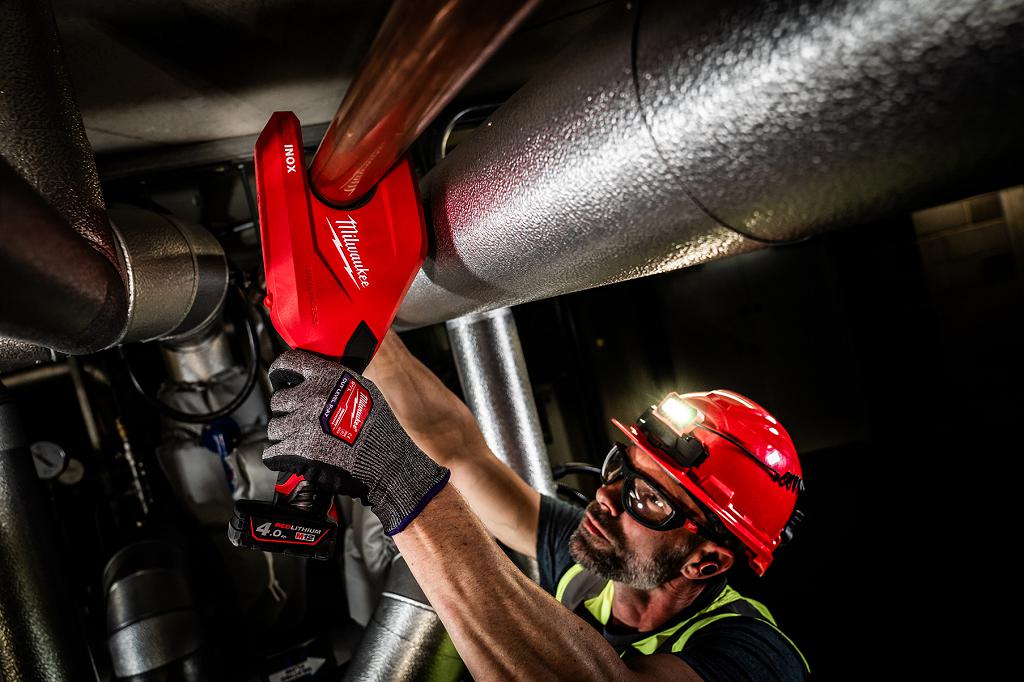 Der M12 Akku-Edelstahl-Rohrabschneider XL ist eine praxisorientierte Lösung für präzises und effizientes Arbeiten an Rohrsystemen – selbst unter beengten oder anspruchsvollen Montagebedingungen.