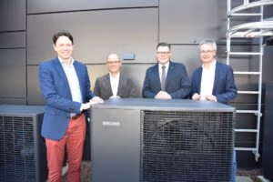 Bundestagsabgeordneter Wilhelm Gebhard besucht Stiebel Eltron