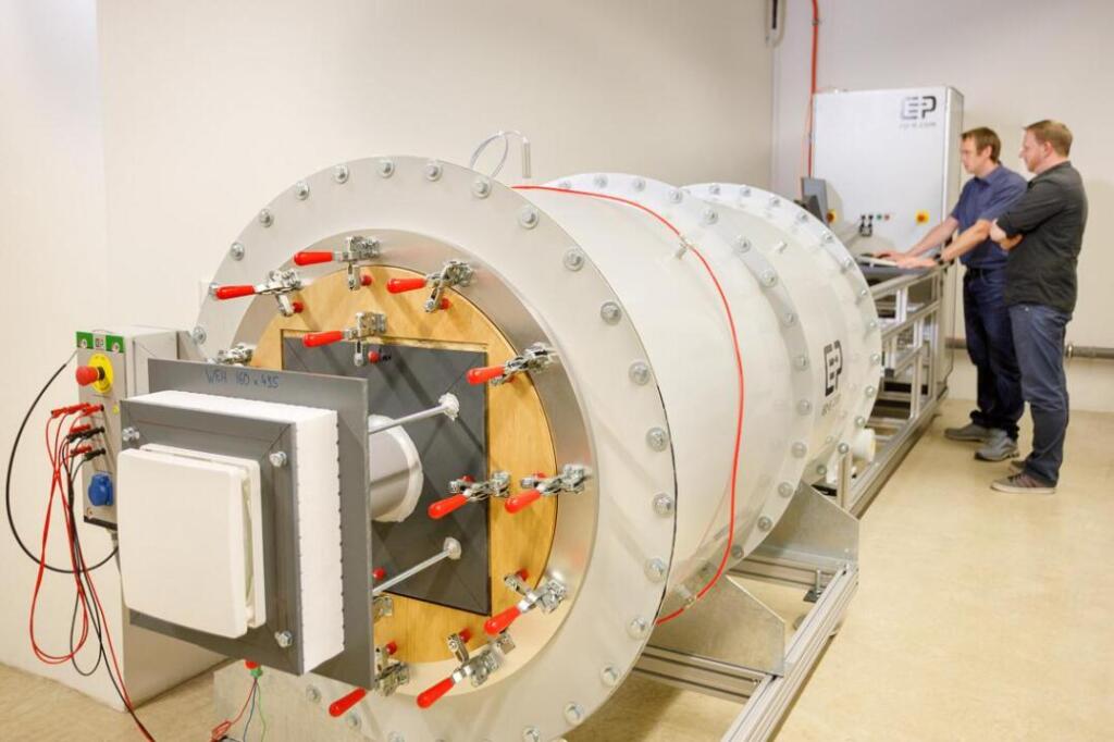 Im Messlabor für Forschung und Entwicklung werden bei inVENTer unter anderem die Luftvolumenströme der Lüftungsgeräte unter verschiedenen Randbedingungen ermittelt.