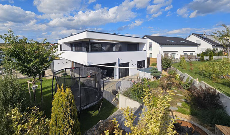 Modernes Einfamilienhaus „klimatechnisch“ nachgerüstet