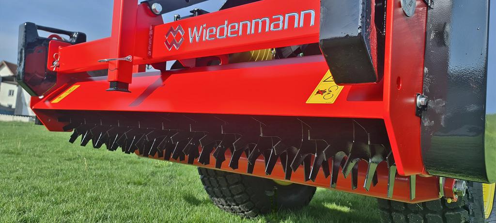 Leistungsstark und rasenschonend: Neuer Vertikutierer Terra V-Cut von Wiedenmann (Foto: Wiedenmann)